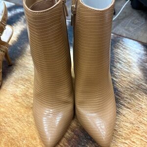 New JustFab Tan Textured Ankle Boots